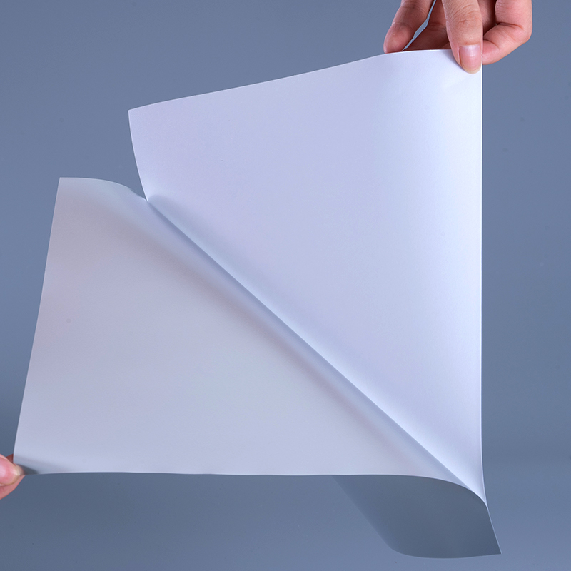 Pellicola per materiali per etichette in PET argento opaco da 50 mic con adesivo acrilico a base acqua per stampa a getto d'inchiostro UV