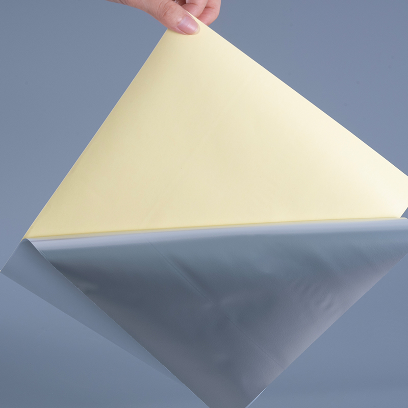 Etichetta autoadesiva in pellicola PET in poliestere bianco lucido da 50 mic con rotolo jumbo adesivo acrilico solvente per stampa digitale